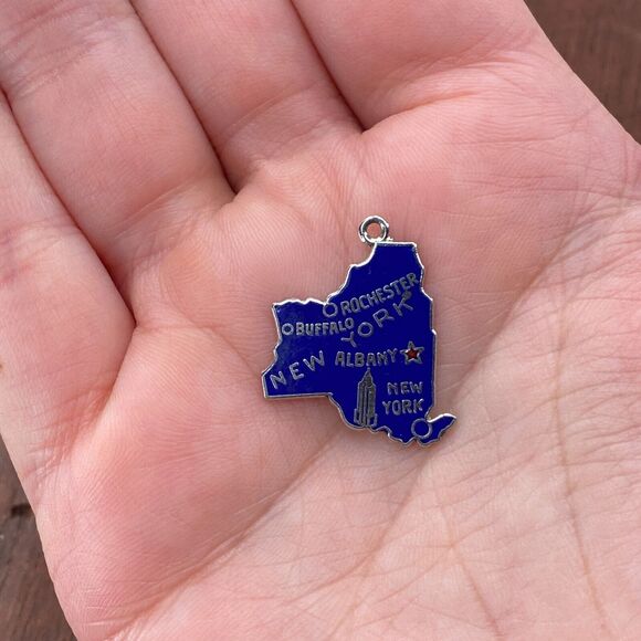 Vintage 925 Sterling Silver Dark Blue Enamel "New York" State Map Pendant Charm - Picture 1 of 3